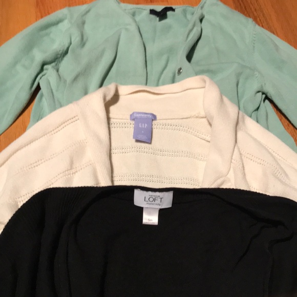 2 small maternity sweaters - Picture 2 of 8